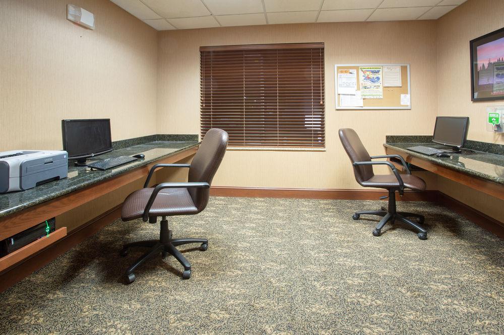 Holiday Inn Express & Suites Pueblo By Ihg Esterno foto