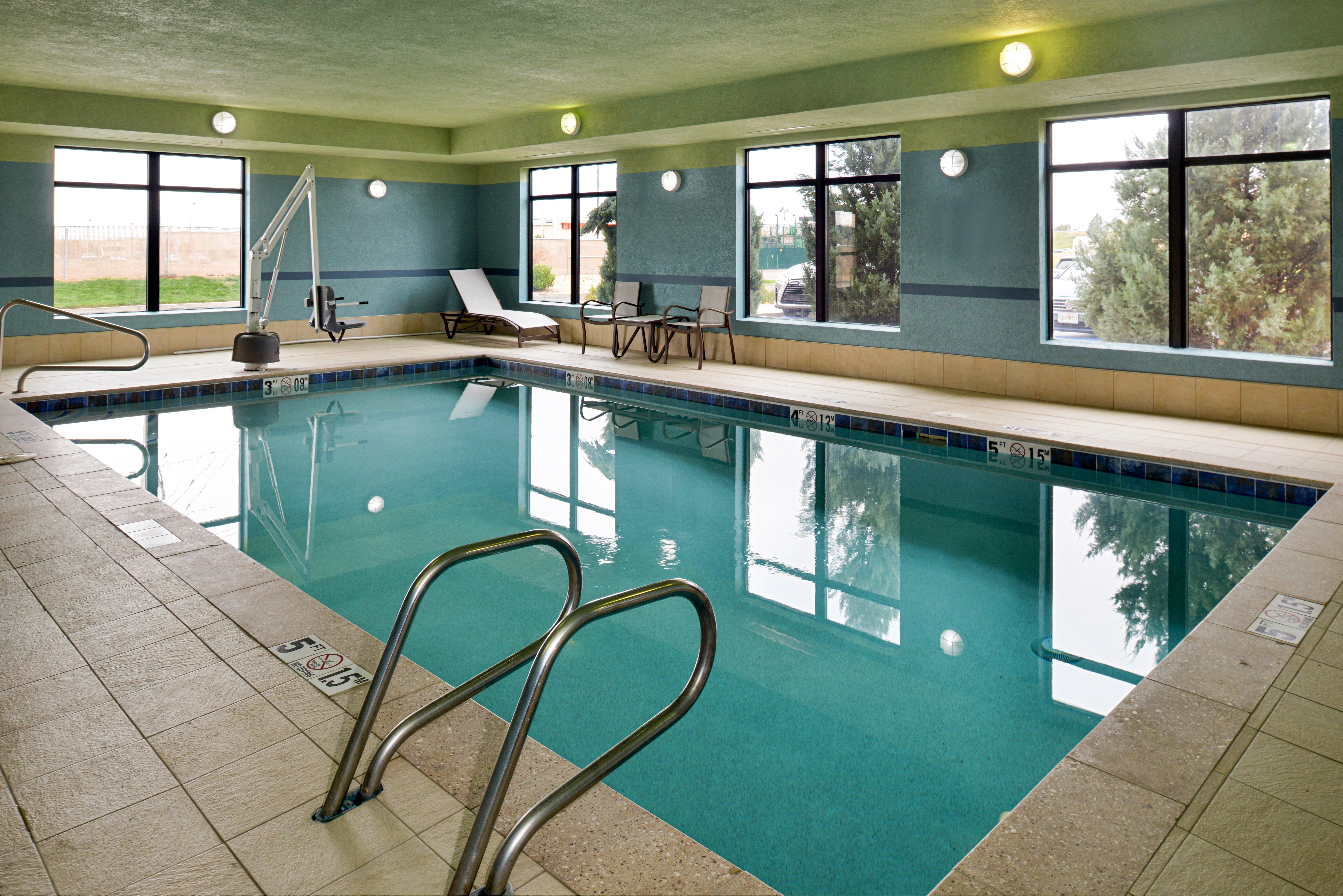 Holiday Inn Express & Suites Pueblo By Ihg Esterno foto