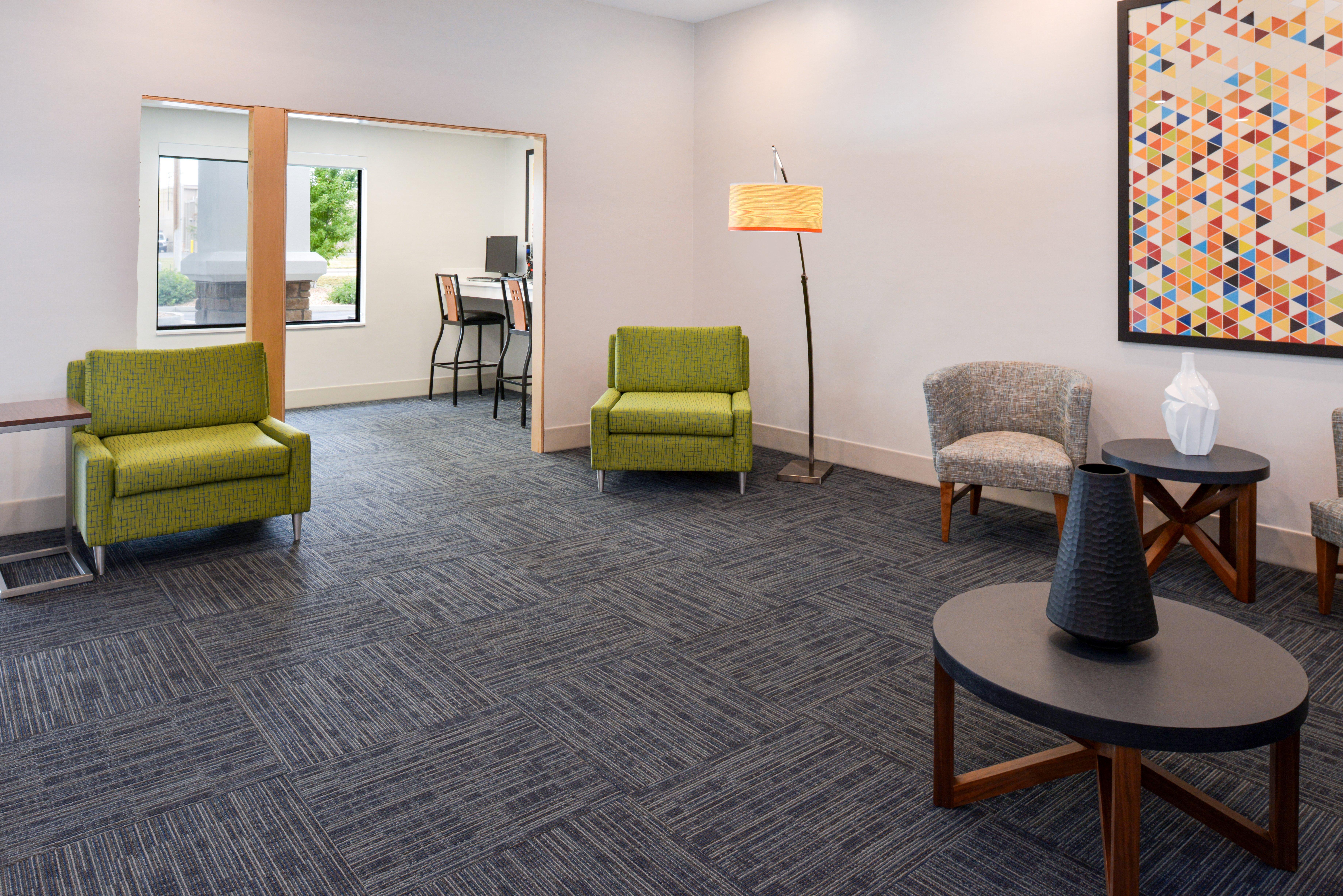 Holiday Inn Express & Suites Pueblo By Ihg Esterno foto