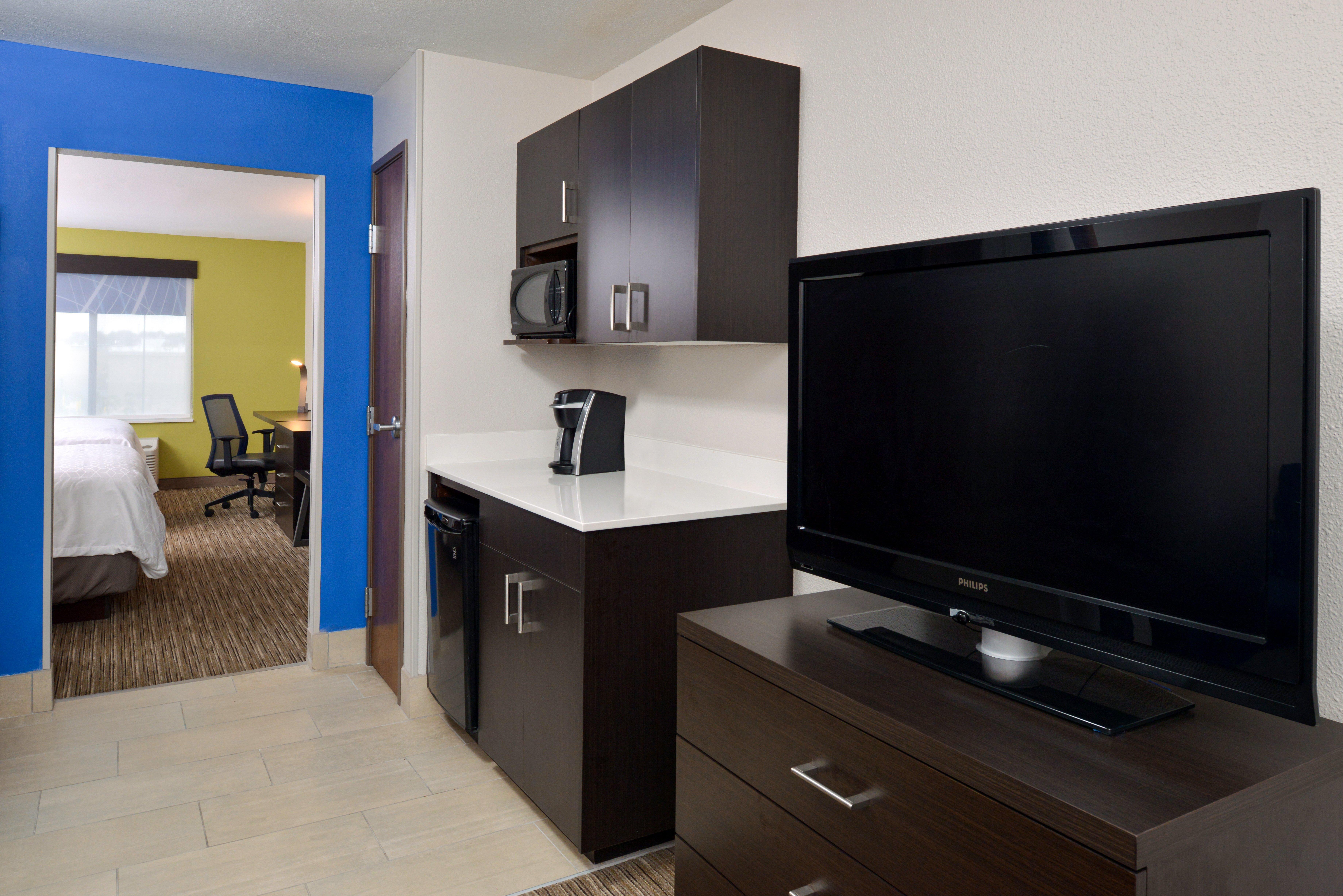 Holiday Inn Express & Suites Pueblo By Ihg Esterno foto