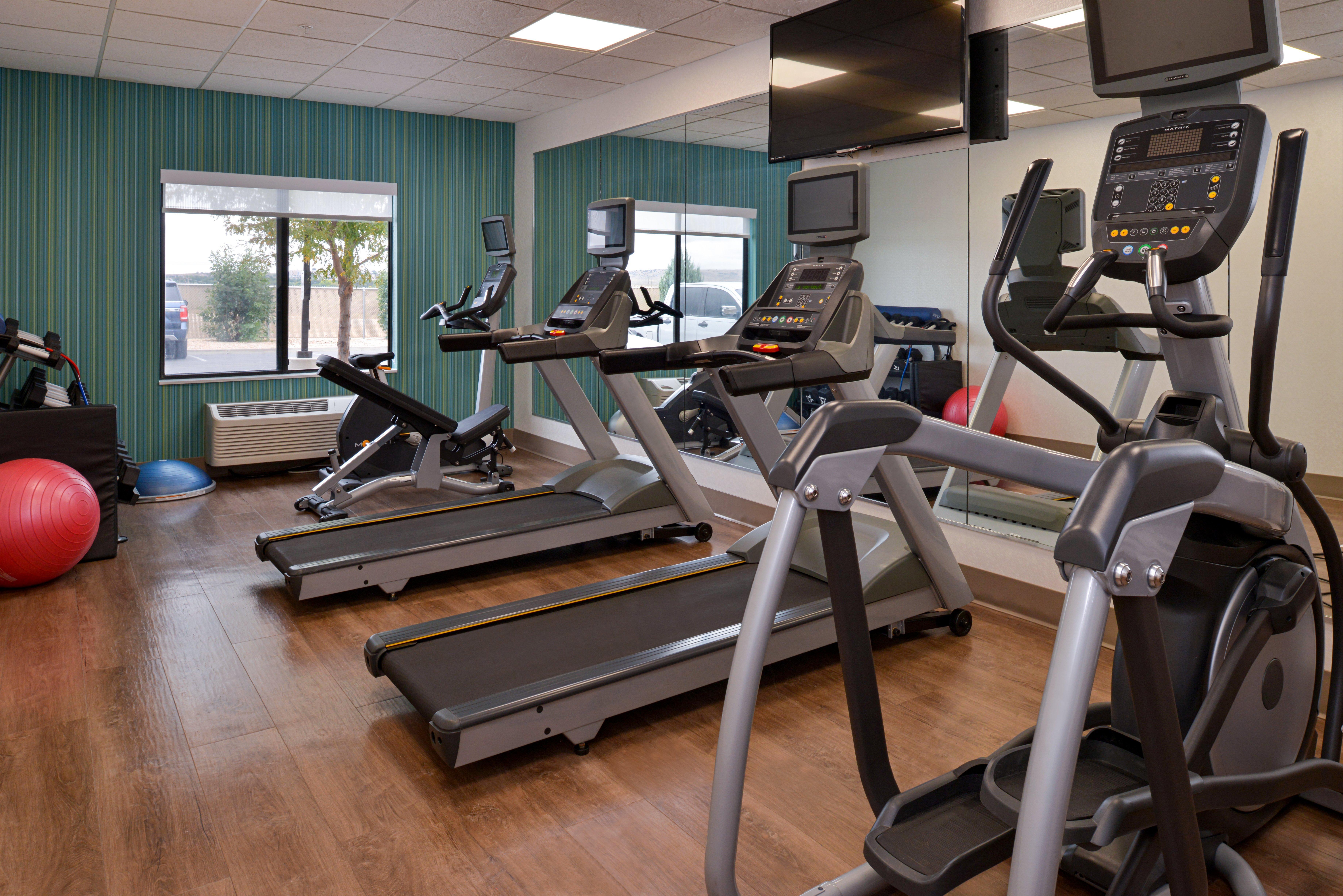Holiday Inn Express & Suites Pueblo By Ihg Esterno foto