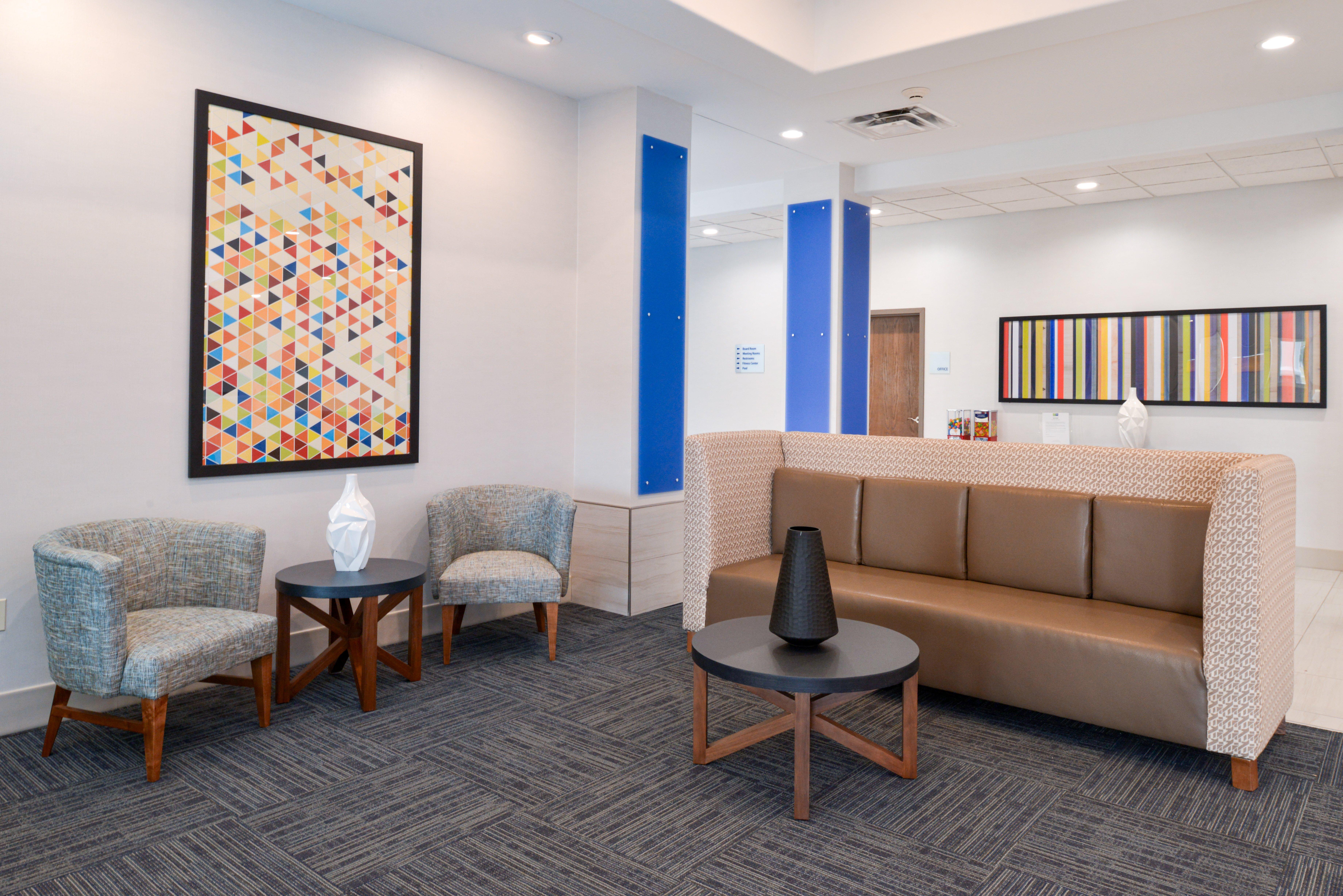 Holiday Inn Express & Suites Pueblo By Ihg Esterno foto