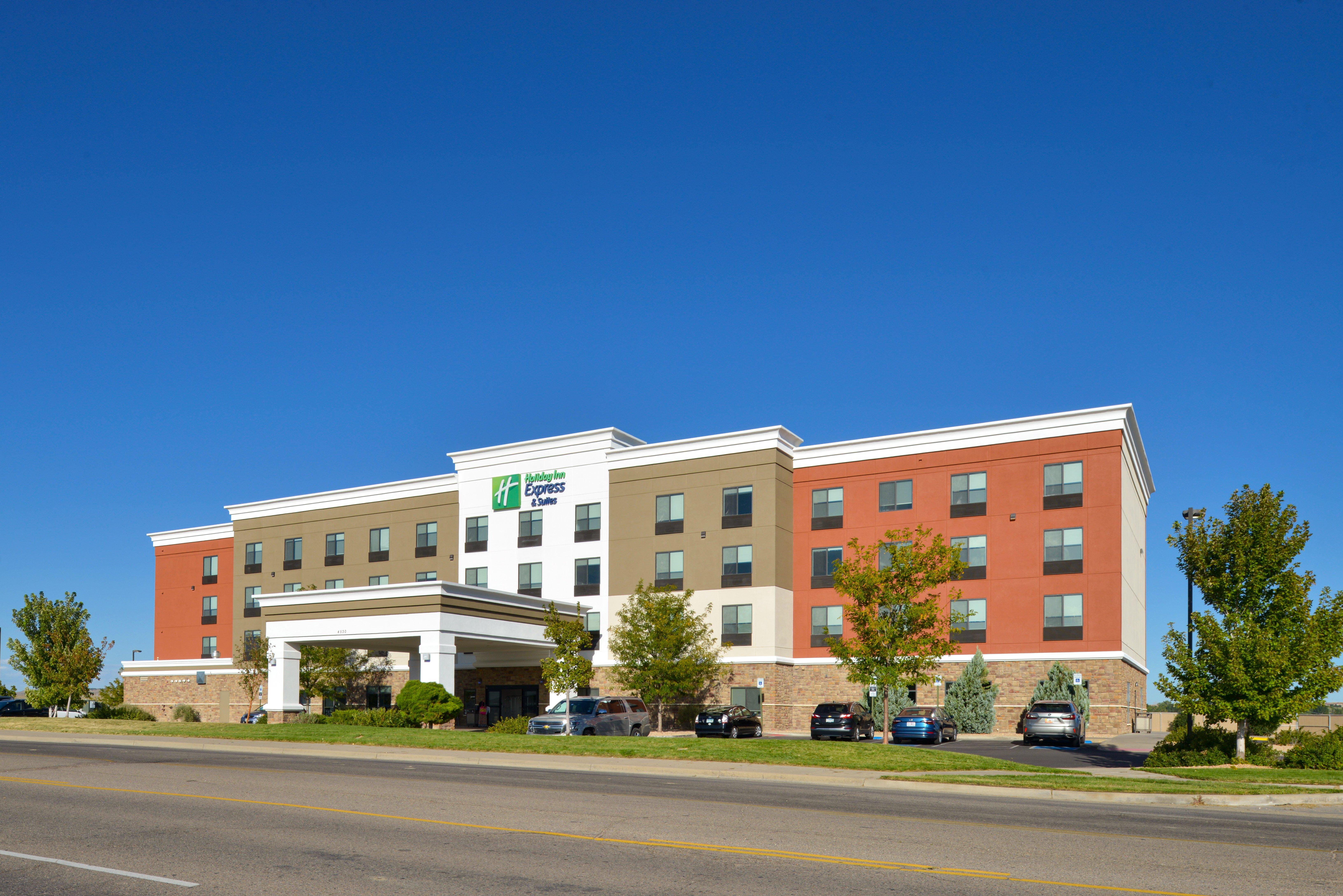Holiday Inn Express & Suites Pueblo By Ihg Esterno foto
