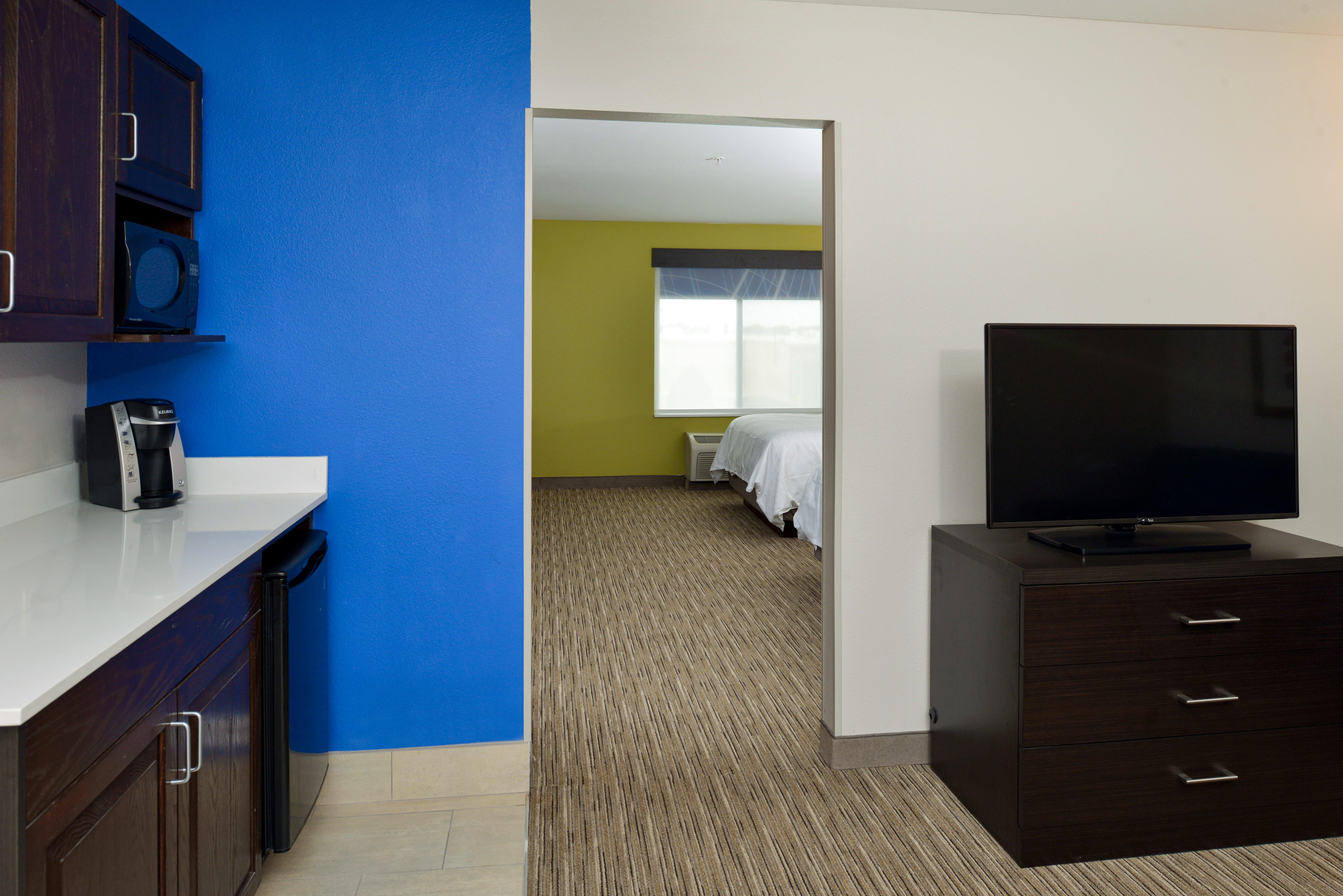 Holiday Inn Express & Suites Pueblo By Ihg Esterno foto