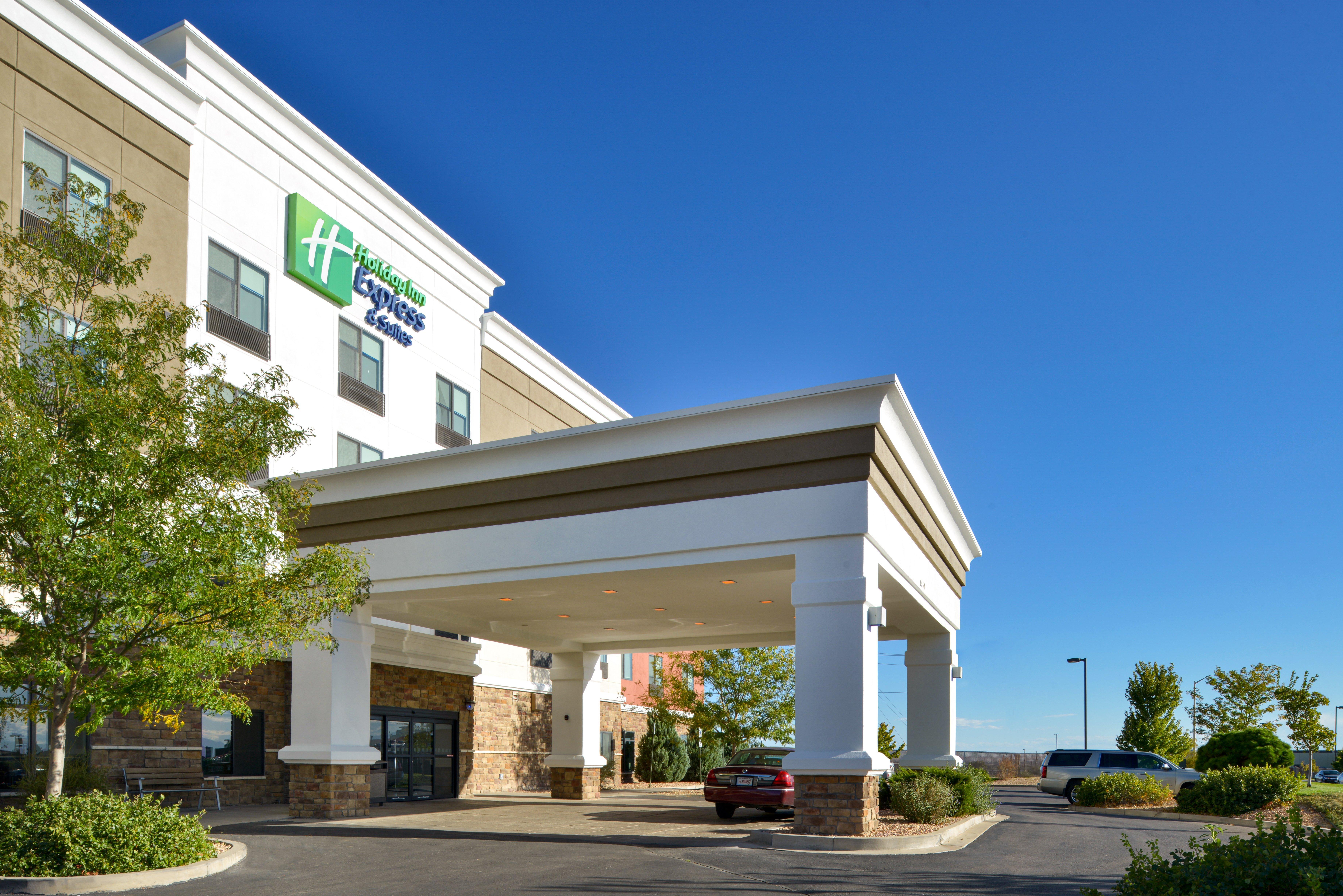 Holiday Inn Express & Suites Pueblo By Ihg Esterno foto