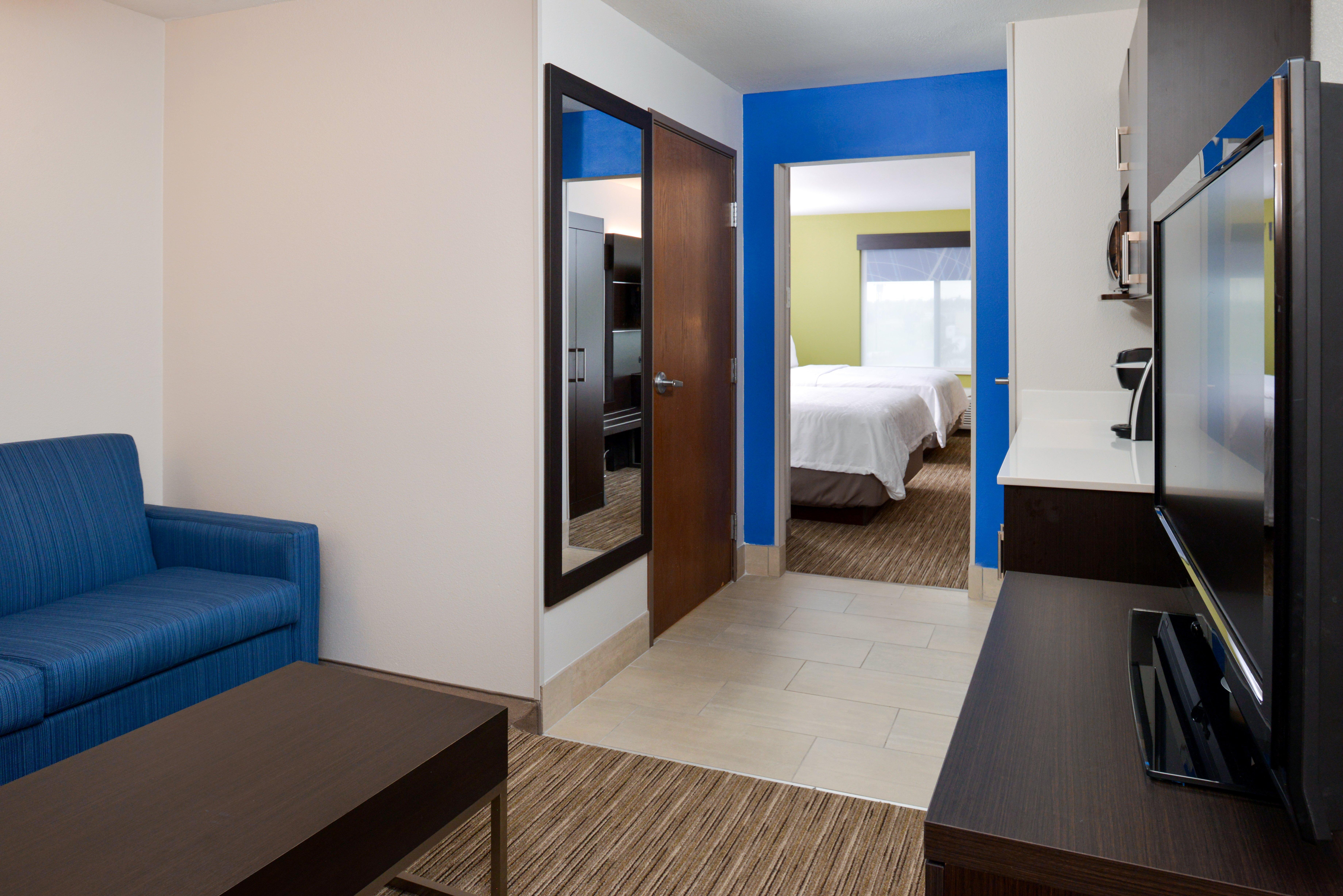 Holiday Inn Express & Suites Pueblo By Ihg Esterno foto