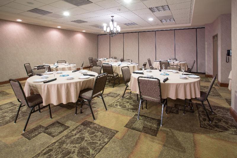 Holiday Inn Express & Suites Pueblo By Ihg Esterno foto