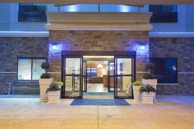 Holiday Inn Express & Suites Pueblo By Ihg Esterno foto