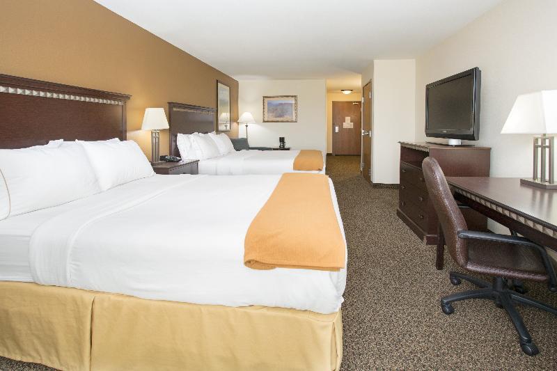 Holiday Inn Express & Suites Pueblo By Ihg Esterno foto