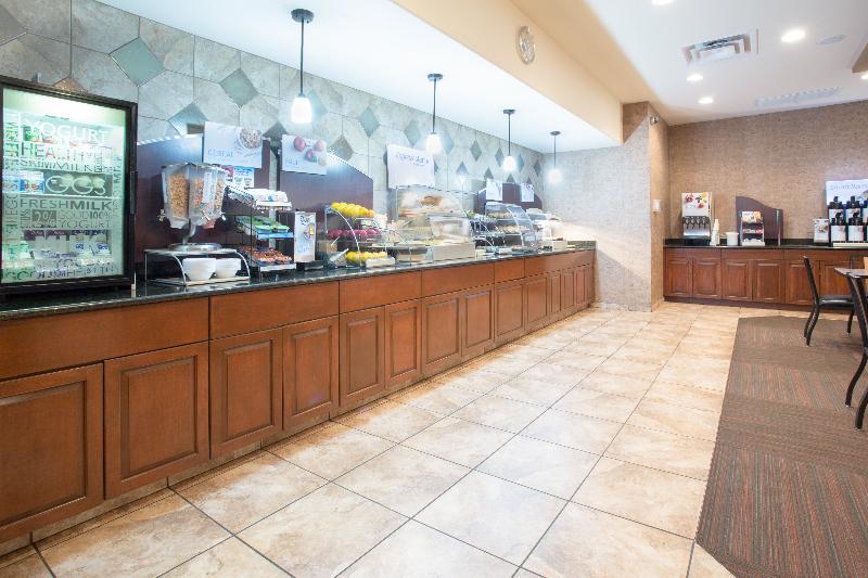 Holiday Inn Express & Suites Pueblo By Ihg Esterno foto