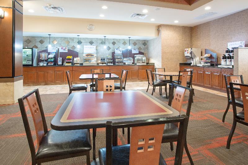 Holiday Inn Express & Suites Pueblo By Ihg Esterno foto